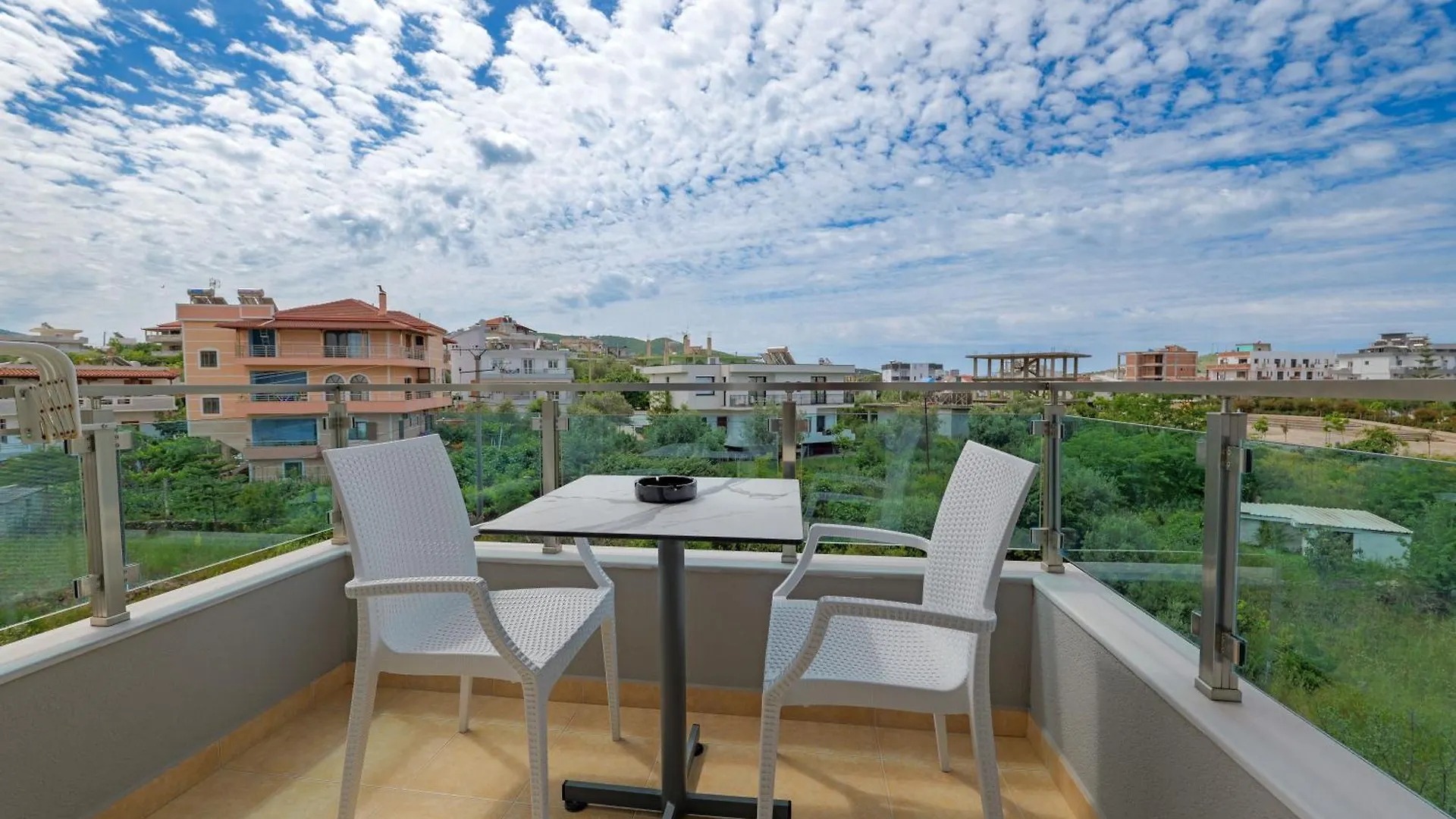 Heksamil Hotel  Ksamil