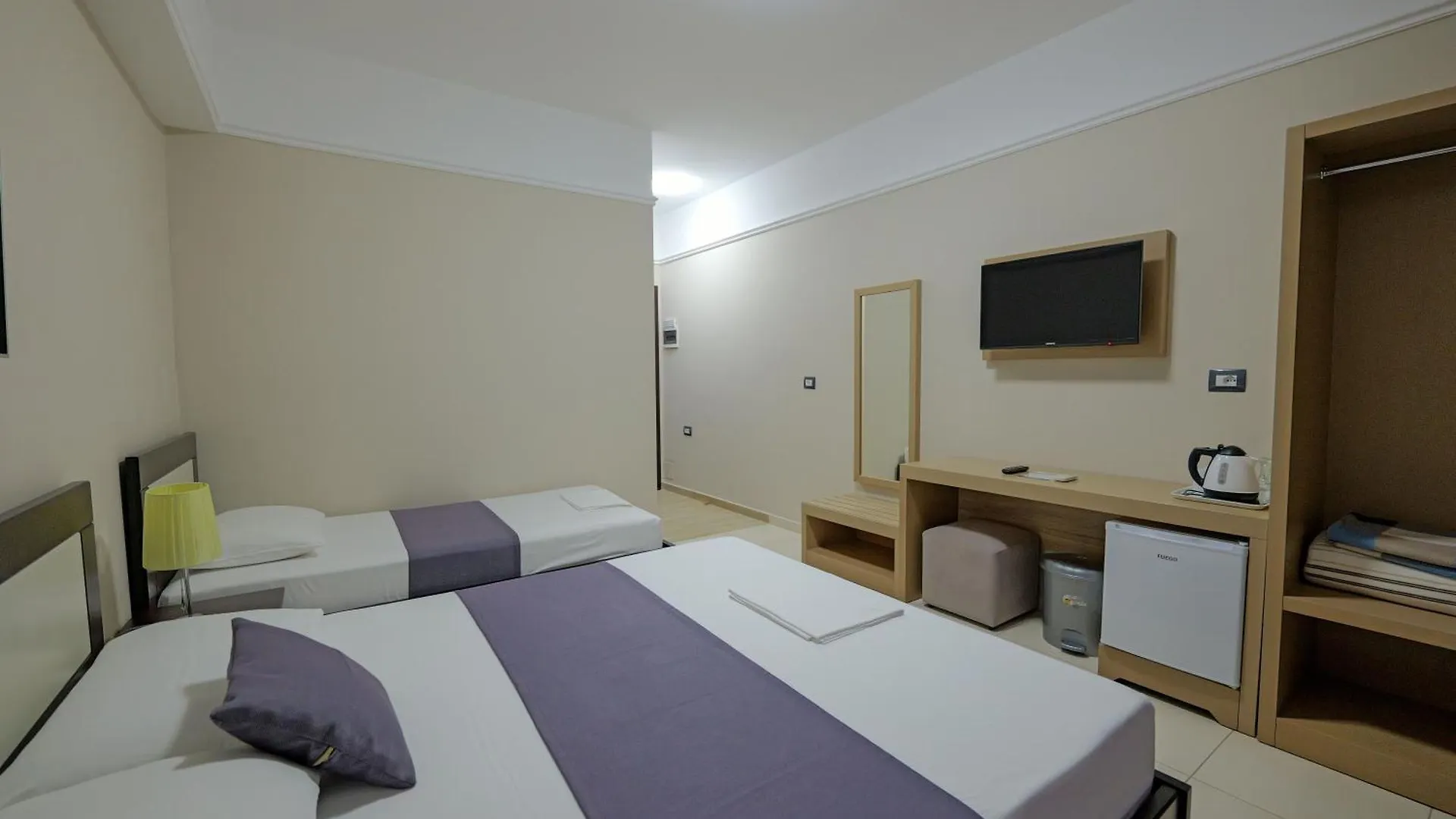 Heksamil Hotel  Ksamil