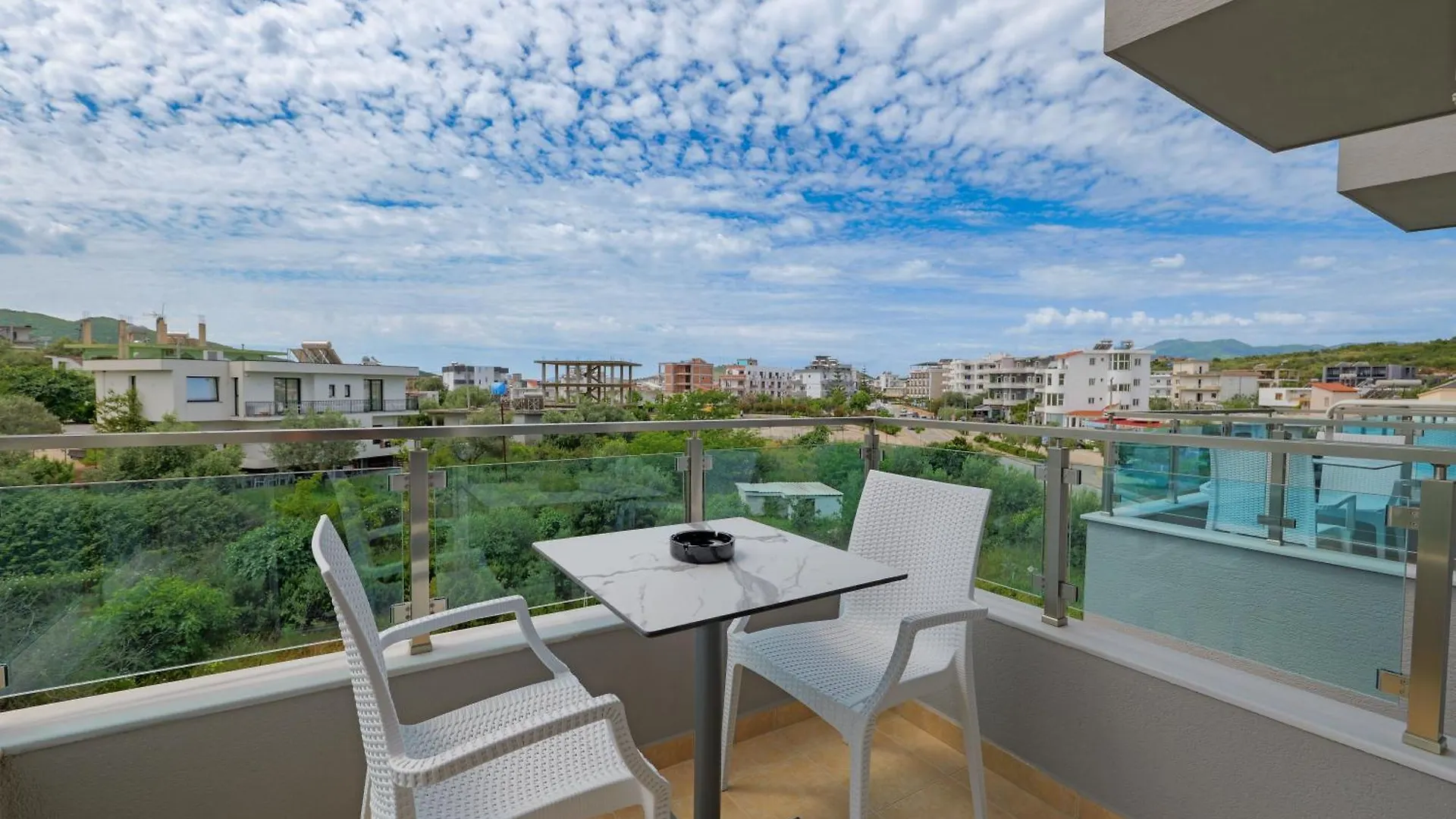 Heksamil Hotel  Ksamil