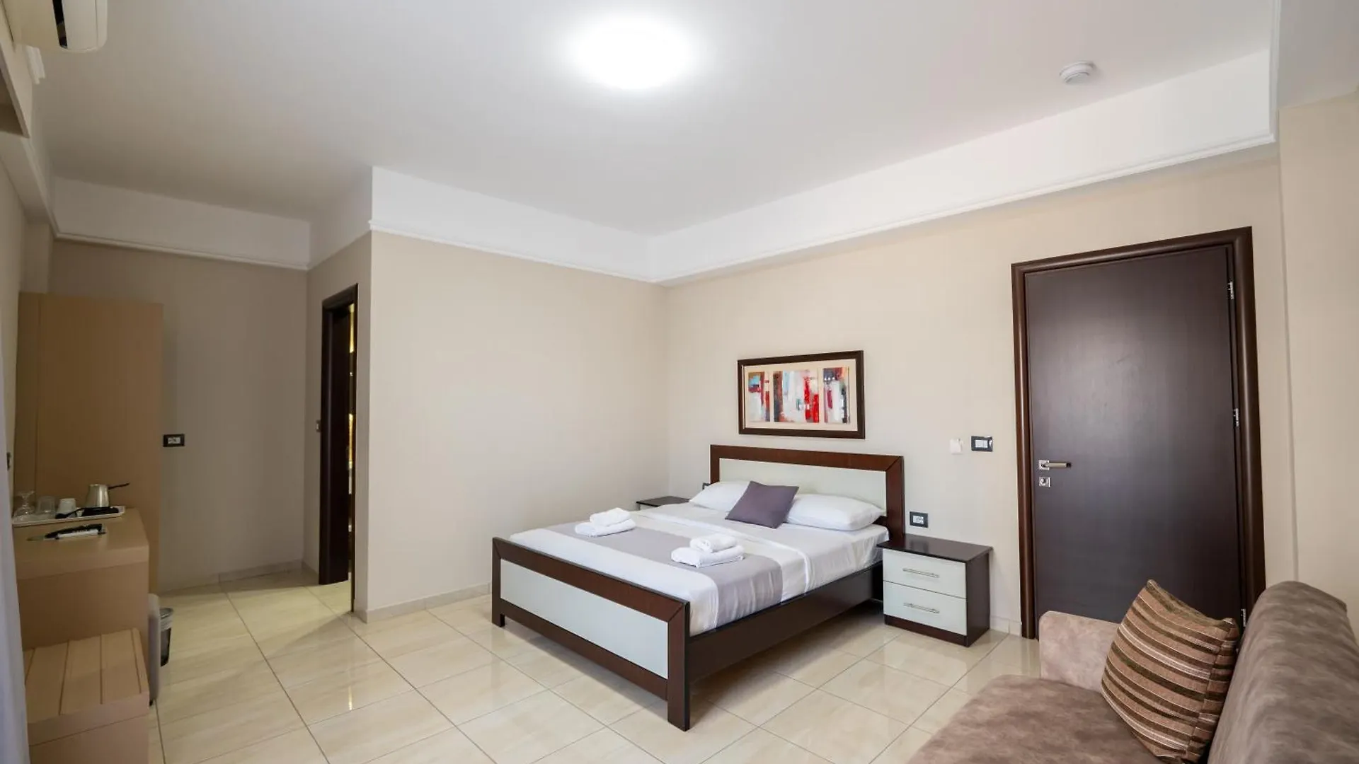 ****  Heksamil Hotel Albania