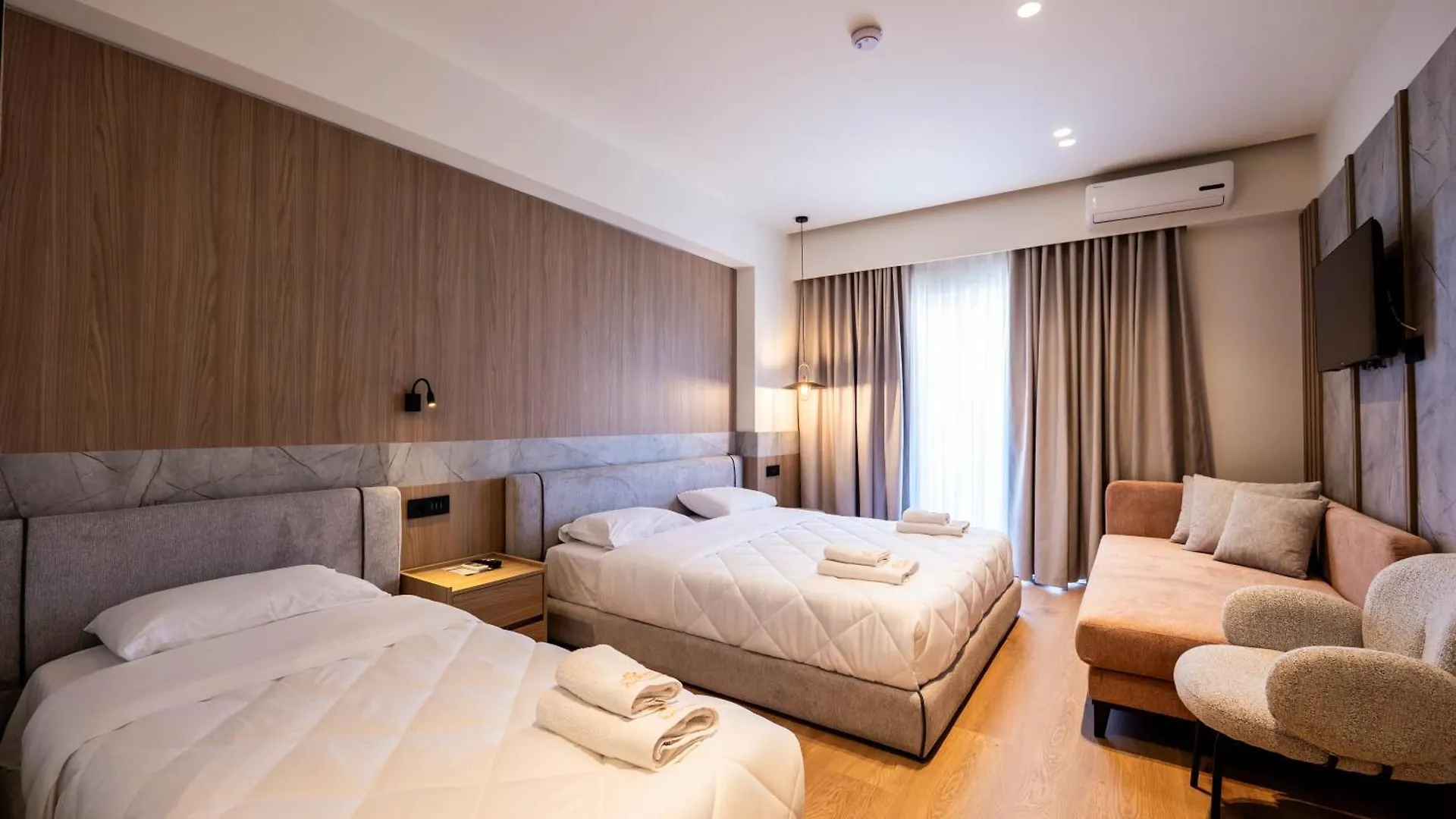 Heksamil Hotel  Ksamil