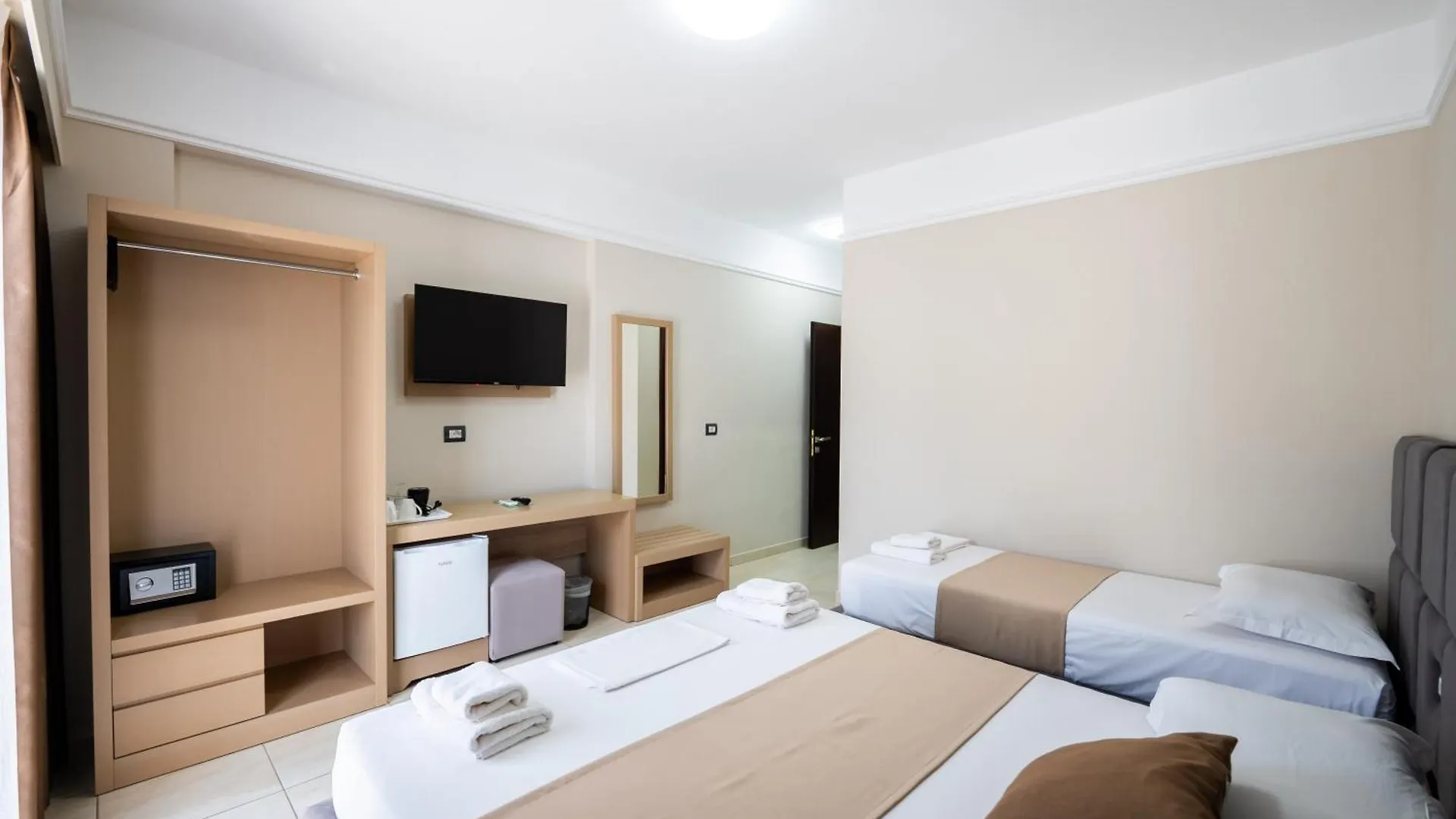 Heksamil Hotel Αλβανία